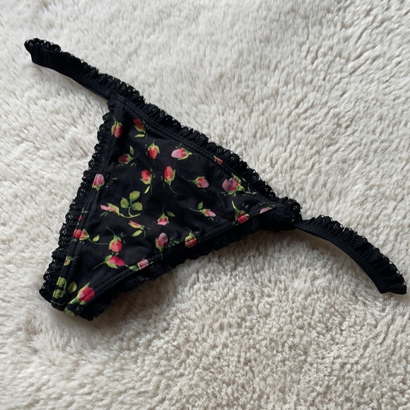Victoria’s Secret | Y2K Black Rosebud Cotton Lingerie V-String | M - Picture 4 of 11